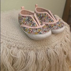 Floral baby shoes